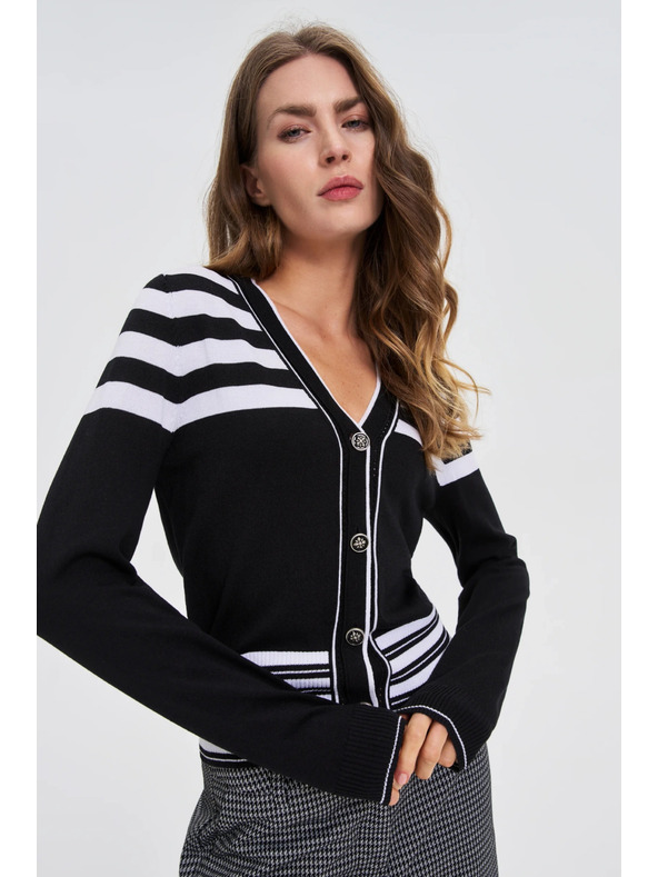 Moodo Пуловер с декоративни копчета в черно Moodo