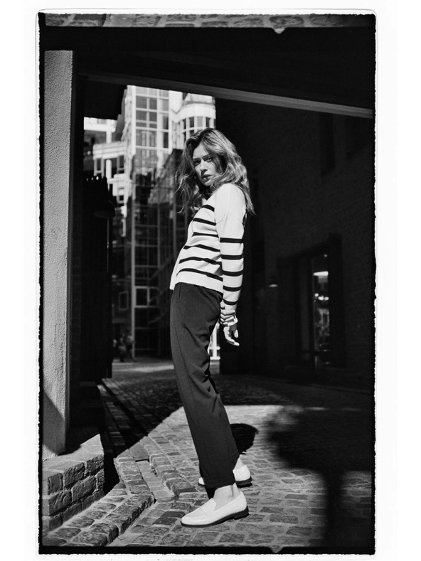 Moodo Раиран кардиган в цвят екрю Moodo