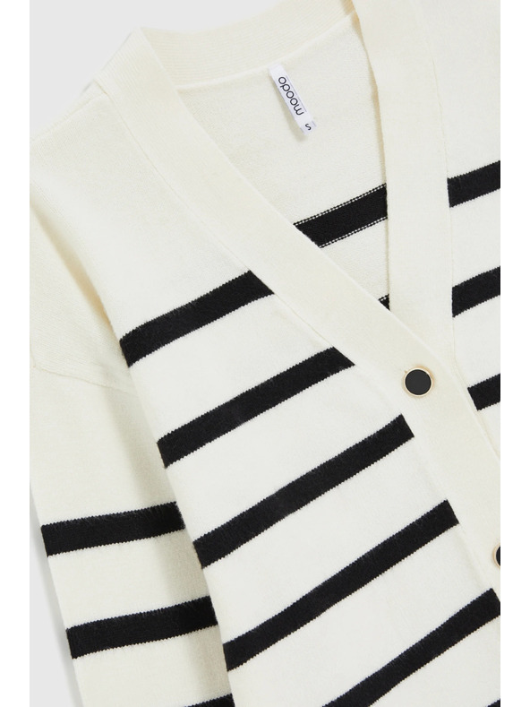 Moodo Раиран кардиган в цвят екрю Moodo