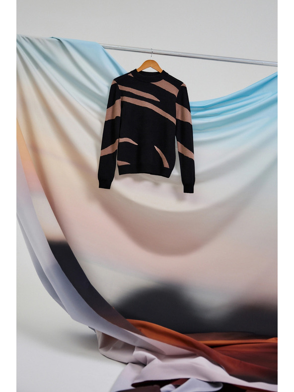 Moodo Черен суитшърт с животински принт Moodo