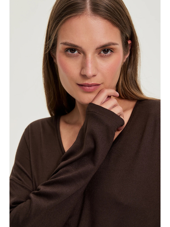Moodo Суитшърт с V-образно деколте кафяв Moodo