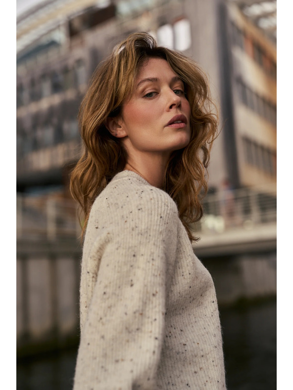 Moodo Суитшърт с прост крой в екрю Moodo