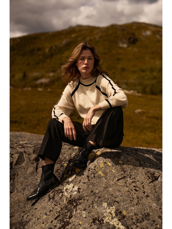 Moodo Бежов суитшърт с полувисока яка Moodo