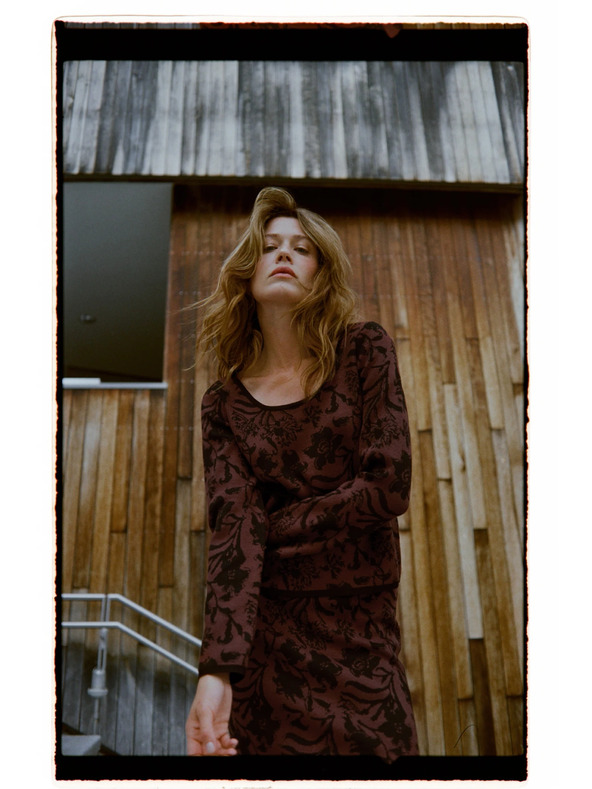 Moodo Кафяв суитшърт с растителен десен Moodo