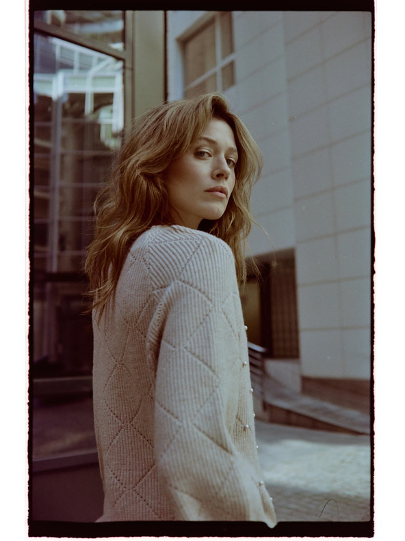 Moodo Бежов суитшърт, украсен с мъниста Moodo