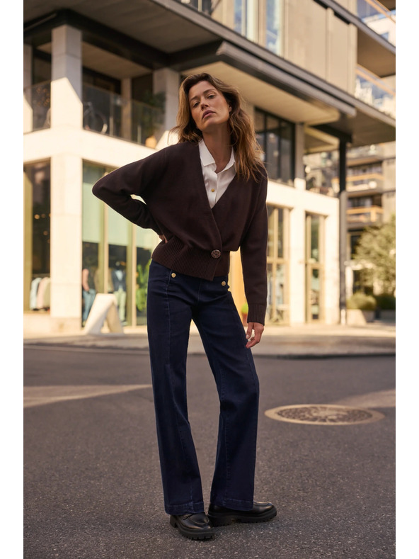 Moodo Кафяв кардиган с декоративно копче Moodo