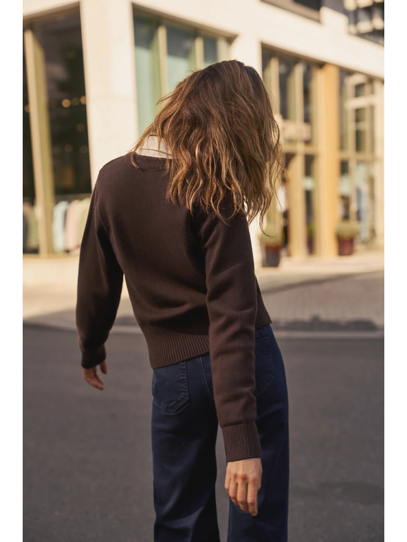 Moodo Кафяв кардиган с декоративно копче Moodo