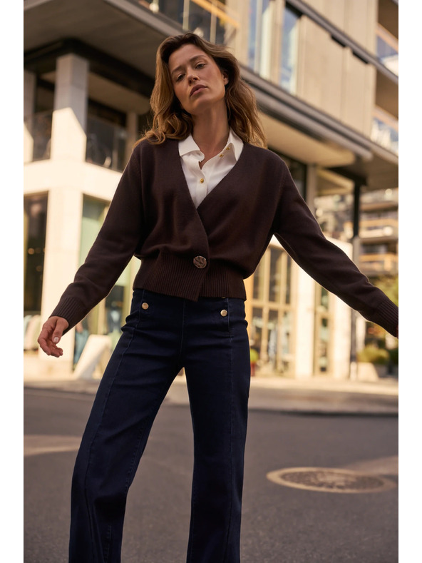 Moodo Кафяв кардиган с декоративно копче Moodo