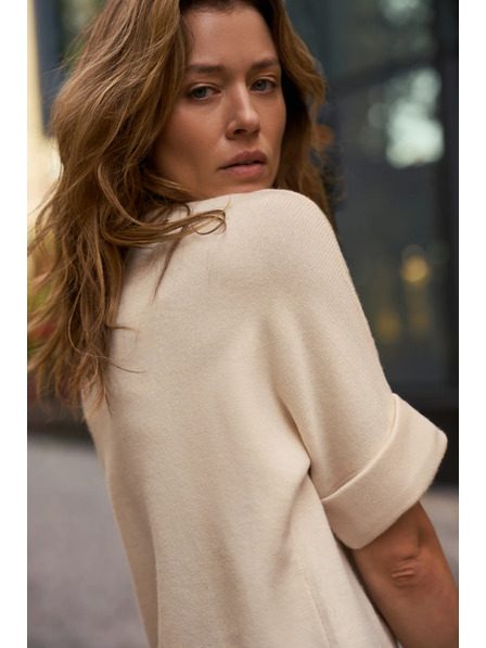 Moodo Бежов суитшърт с апликация и къси ръкави Moodo