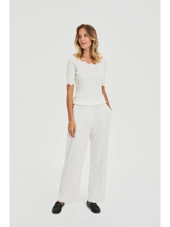 Moodo Прилепнал бял суитшърт Moodo