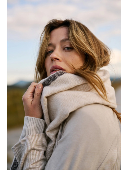 Moodo Гладък бежов шал Moodo