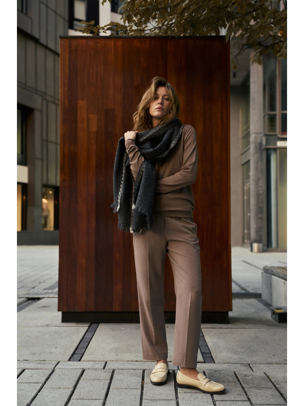 Moodo Гладък тъмносив шал Moodo