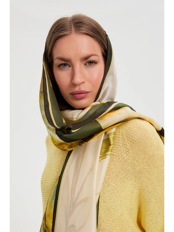Moodo Шал с цветен десен в каки Moodo