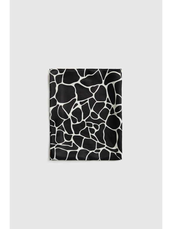 Moodo Щампован шал в черно Moodo