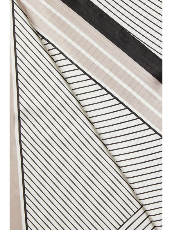 Moodo Шал в черно Moodo