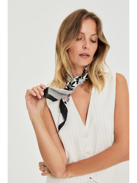 Moodo Шал с цветен десен в черно Moodo