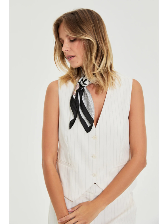 Moodo Шал с цветен десен в черно Moodo