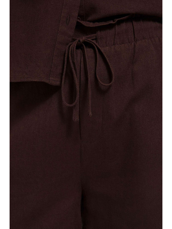 Moodo Гладки къси панталони с връзване в тъмнокафяво Moodo