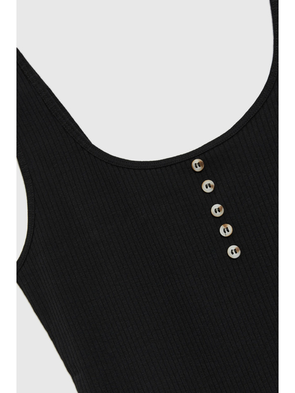 Moodo Ребрест топ с копчета в черно Moodo