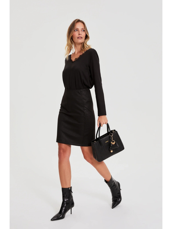 Moodo Черна чанта с висулка Moodo