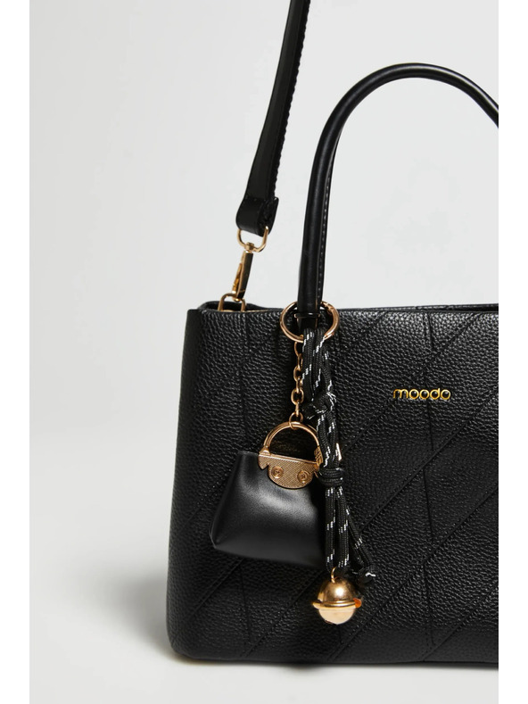 Moodo Черна чанта с висулка Moodo