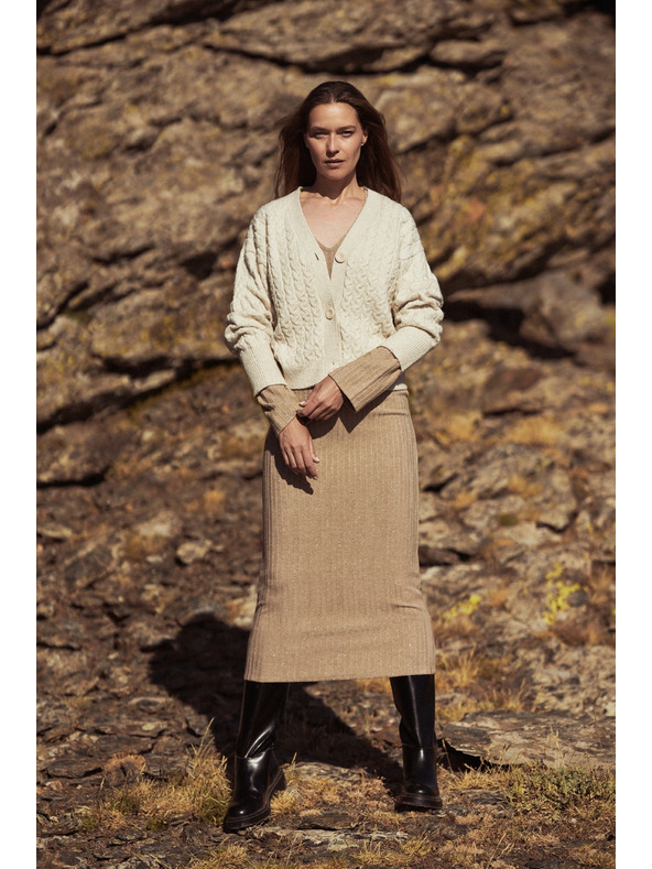 Moodo Ребровани бежови миди рокли Moodo