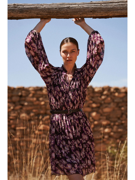 Moodo Плисирани рокли с колан в кафяво Moodo