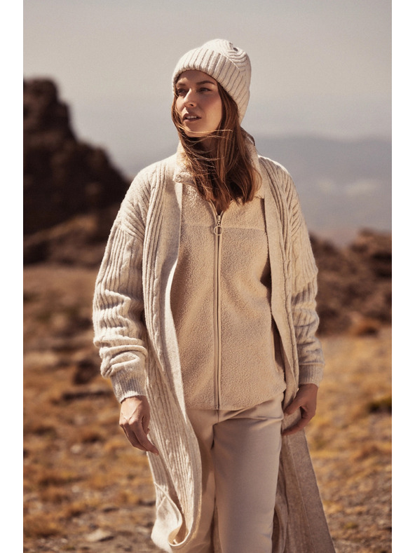 Moodo Топла бежова шапка с вълнена добавка Moodo