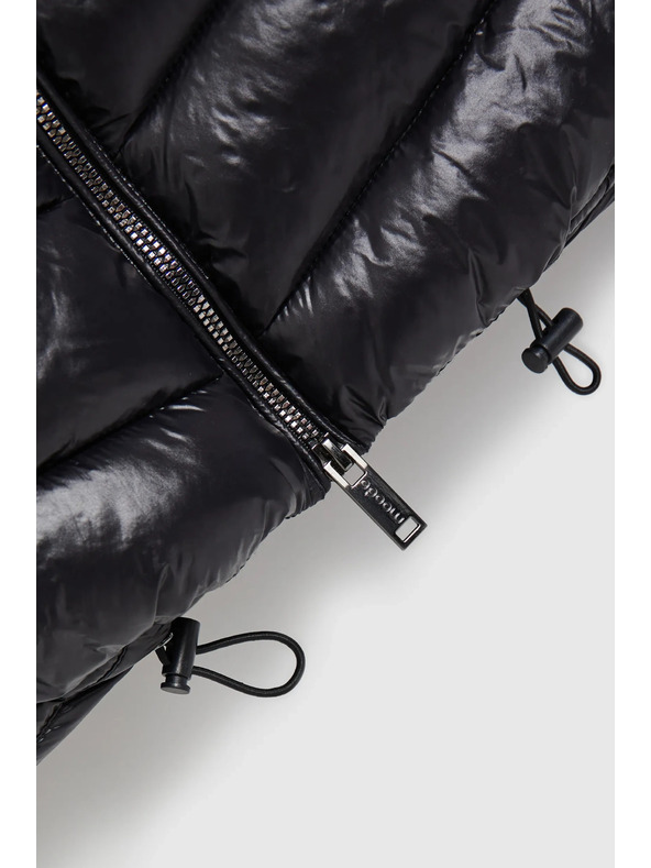 Moodo Стеган елек с цип в черно Moodo