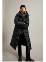 Moodo Дълго стегнато яке с качулка в черно Moodo