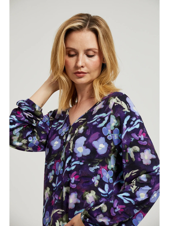 Moodo Тъмносиня флорална блуза с V-образно деколте Moodo