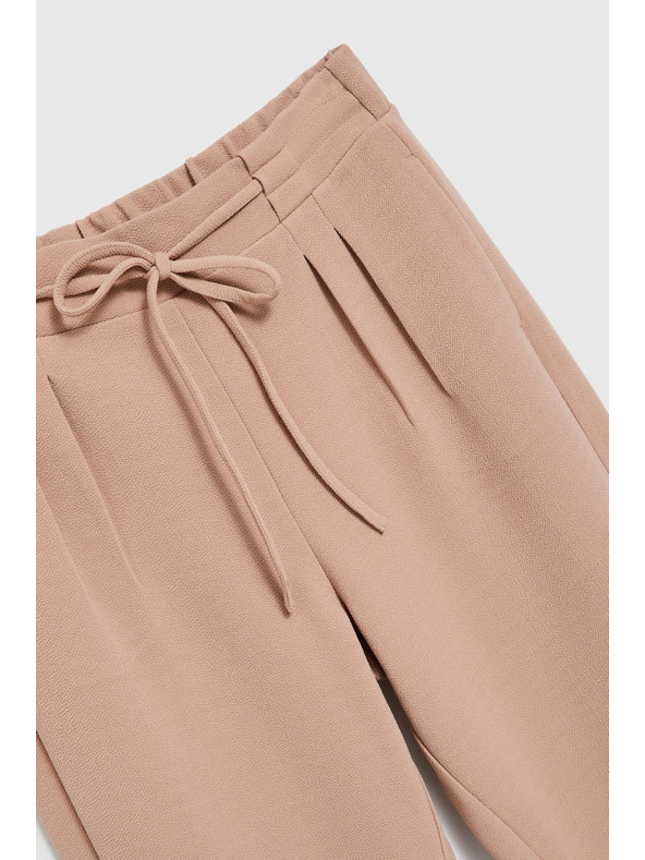 Moodo Бежови панталони с връзване Moodo