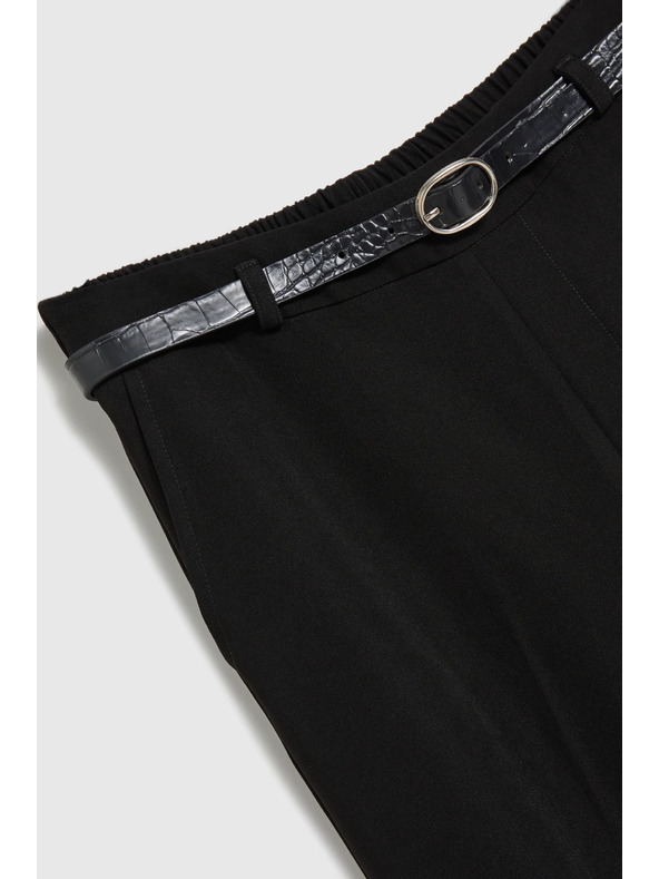 Moodo Черни панталони със складове Moodo