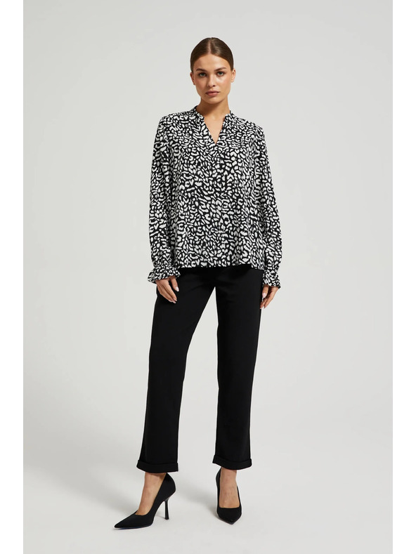 Moodo Черна риза с V-образно деколте без яка Moodo