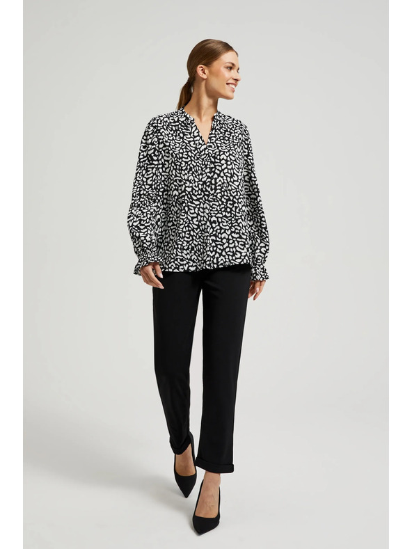 Moodo Черна риза с V-образно деколте без яка Moodo