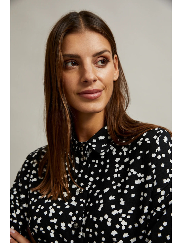 Moodo Черна риза с принт и яка Moodo