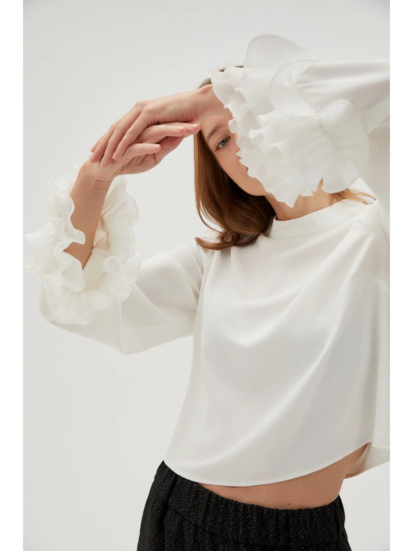 Moodo Бяла риза с воланти на ръкавите Moodo