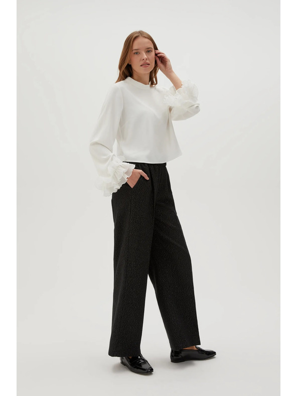 Moodo Бяла риза с воланти на ръкавите Moodo