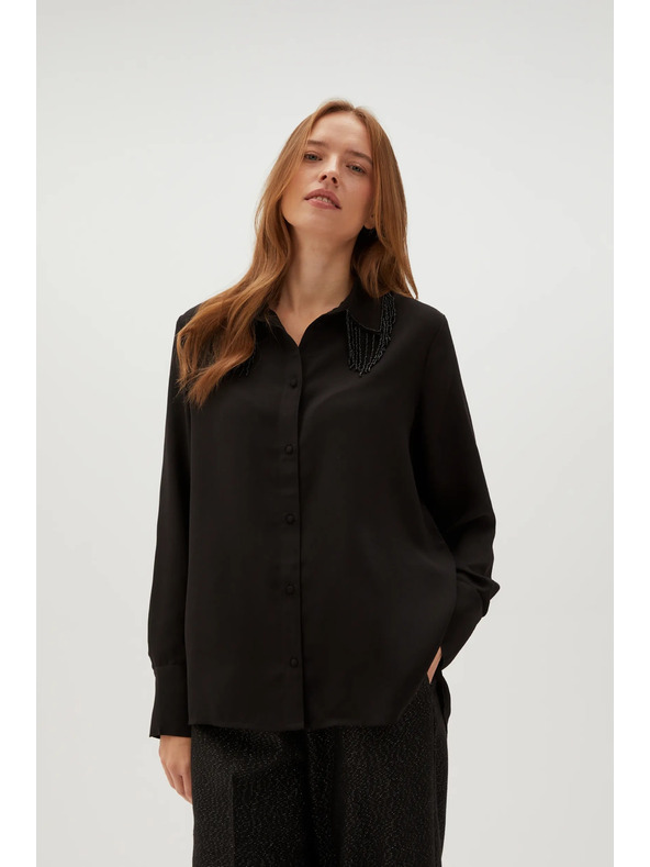 Moodo Черна блуза с ръчно пришити мъниста Moodo