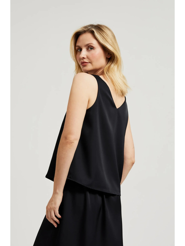 Moodo Гладка V-образна риза в черно Moodo