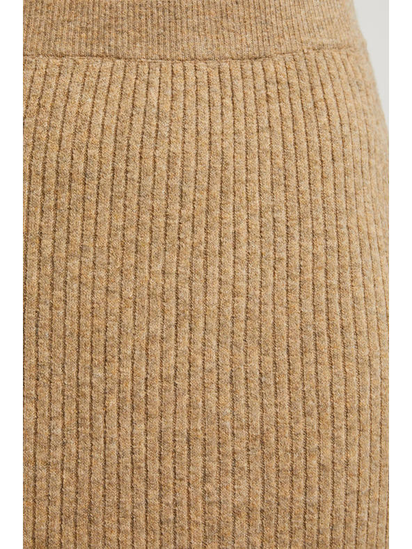 Moodo Трикотажна миди пола в бежово Moodo