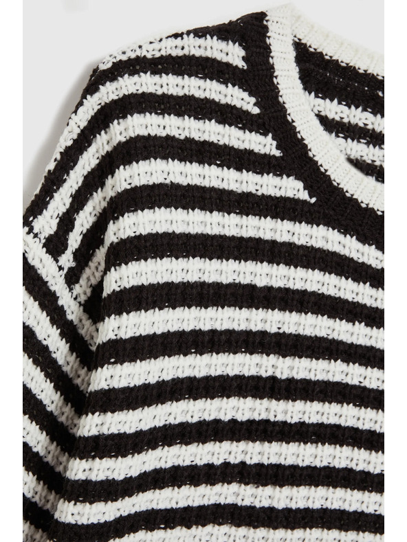 Moodo Къс черно-бял раиран суитшърт Moodo