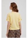 Moodo Жълта тениска с джоб и подплатени ръкави Moodo