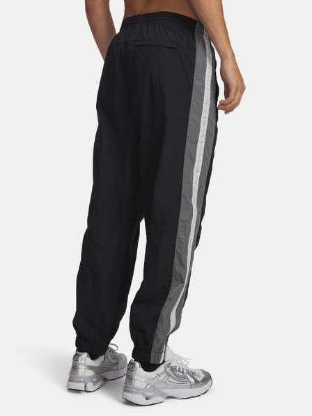 Under Armour Мъжко долнище Under Armour UA Icon Wvn Track Jogger
