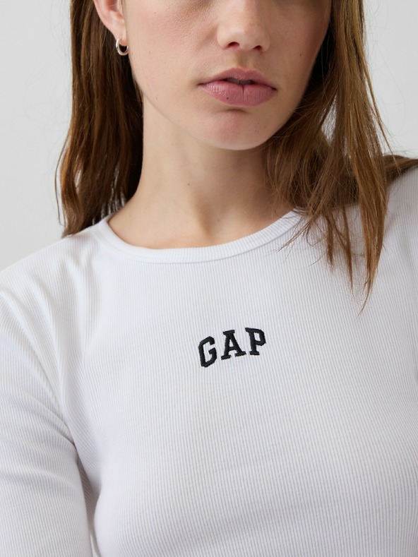 GAP Ребрести тениска с лого GAP