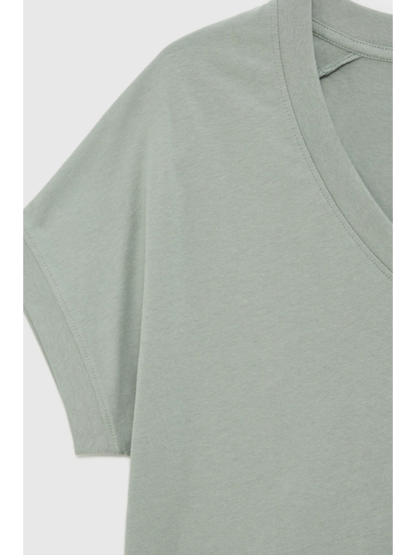 Moodo Тениска с деколте маслинова Moodo