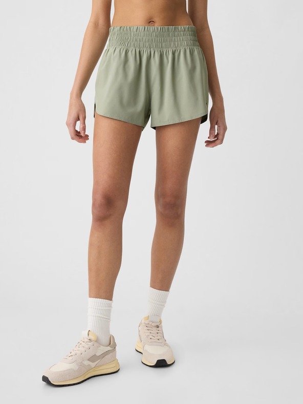 GAP Спортни бягащи шорти GapFit 3" Mid Rise Runaround GAP