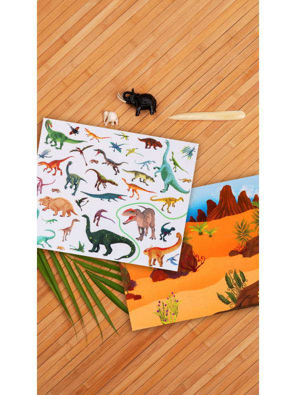 BAAGL  Четене и лепене – СРЕД ДИНОЗАВРИ, книга със стикери