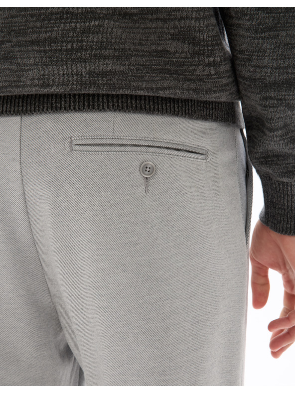 Celio Чино панталони Moknit