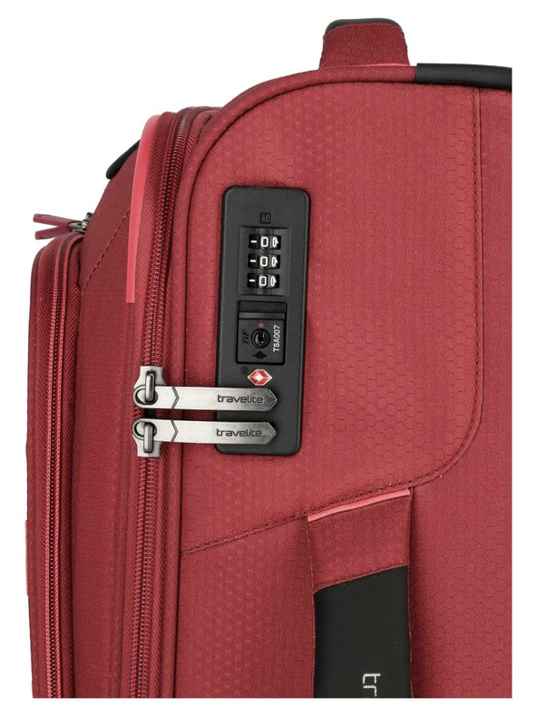 Travelite Червен пътнически куфар Travelite Skaii 4w S